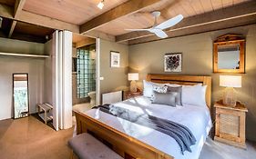 Coastal Couple Retreat - Gas Log Fireplace - Sleeps 2 - Ocean Grove